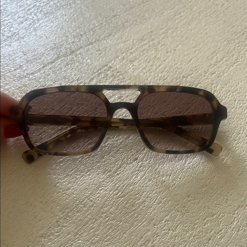 Stylish Tortoiseshell Sunglasses